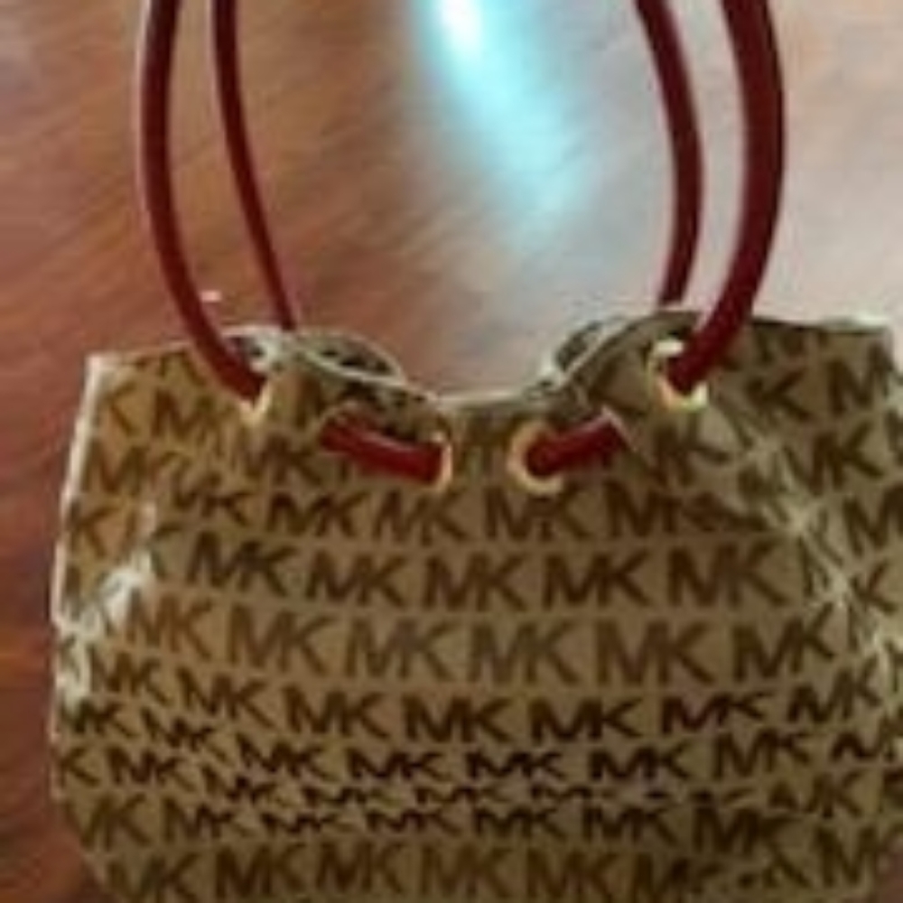 Purse - Picture 2 of 7